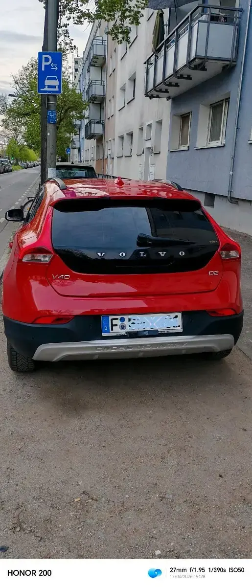 Gebraucht Volvo V40 113 PS (83 kW) 2013 Rot Coupé