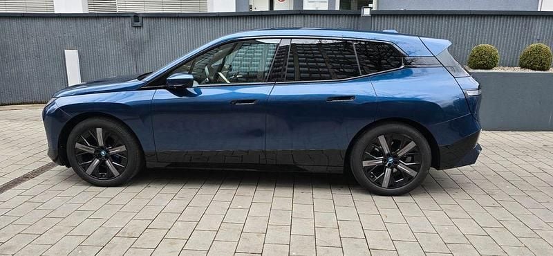 Gebraucht BMW iX 239 kW (326 PS) 2024 Blau SUV