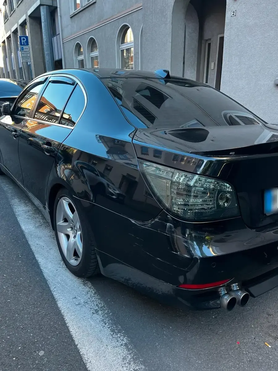 Gebraucht BMW 523 177 PS (130 kW) 2006 Schwarz Limousine