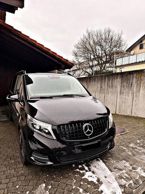 Schwarz Gebraucht 2014 Mercedes V250 Edition 1 Van / Kleinbus | 25.900 € (Superpreis) - Bild 1/4