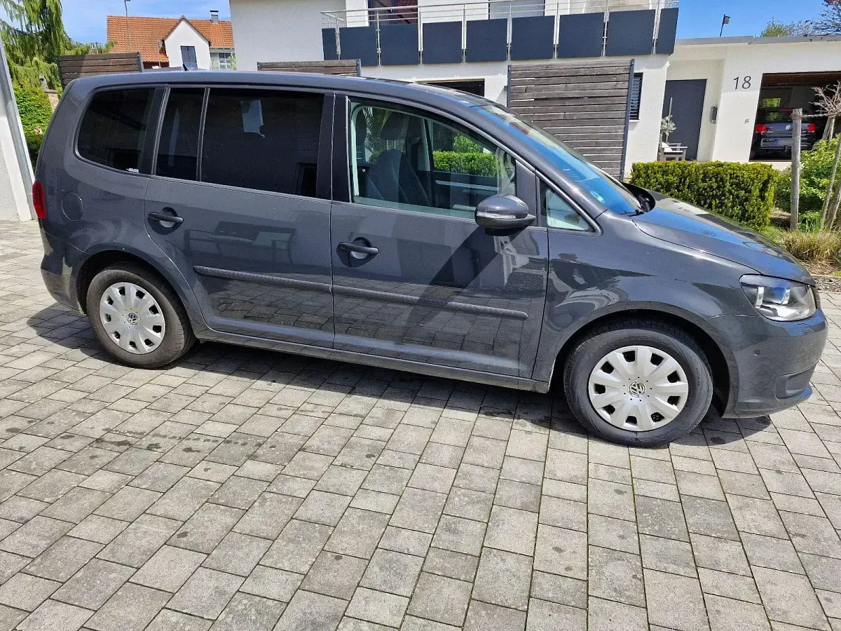 Gebraucht VW Touran 105 PS (77 kW) 2014 Grau Van / Kleinbus