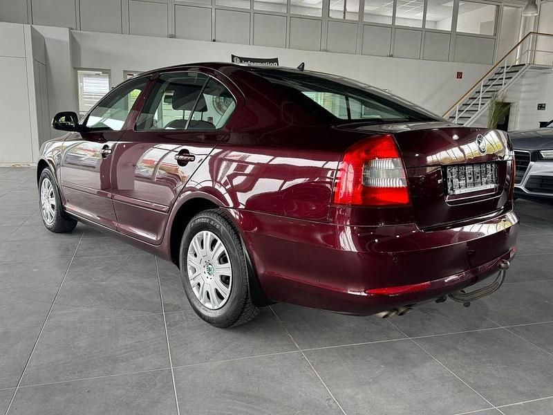 Gebraucht Skoda Octavia Ambition 195 PS (143 kW) 2012 Rot Limousine