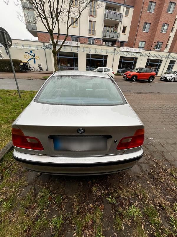 Gebraucht BMW 320 1999 Grau Limousine