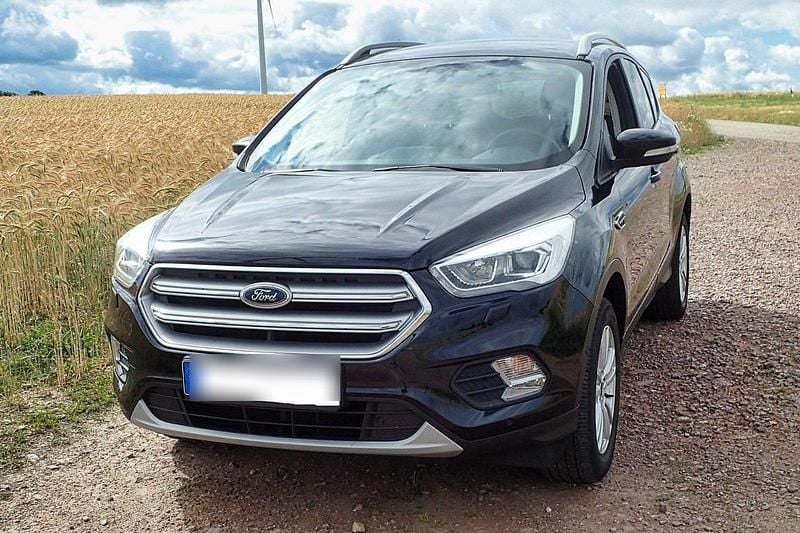 Schwarz Gebraucht 2018 Ford Kuga SUV | 9.800 € (Superpreis) - Bild 1/4