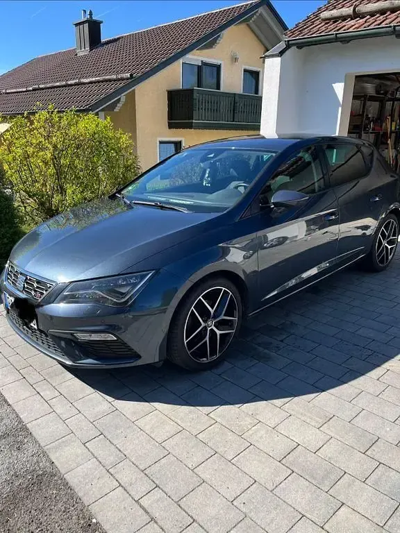Usata Seat Leon FR 150 CV (110 kW) 2019 Grigio Berlina