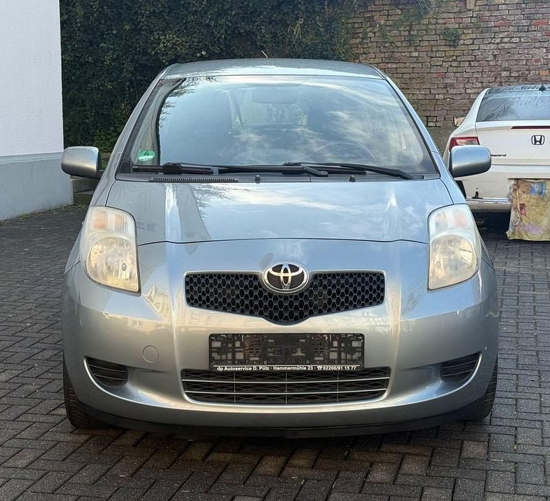 Gebraucht Toyota Yaris Cool 87 PS (63 kW) 2006 Silber Kleinwagen