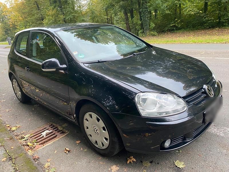Schwarz Gebraucht 2004 VW Golf V Sportline Kleinwagen | 3.600 € (Fairer Preis) - Bild 1/4