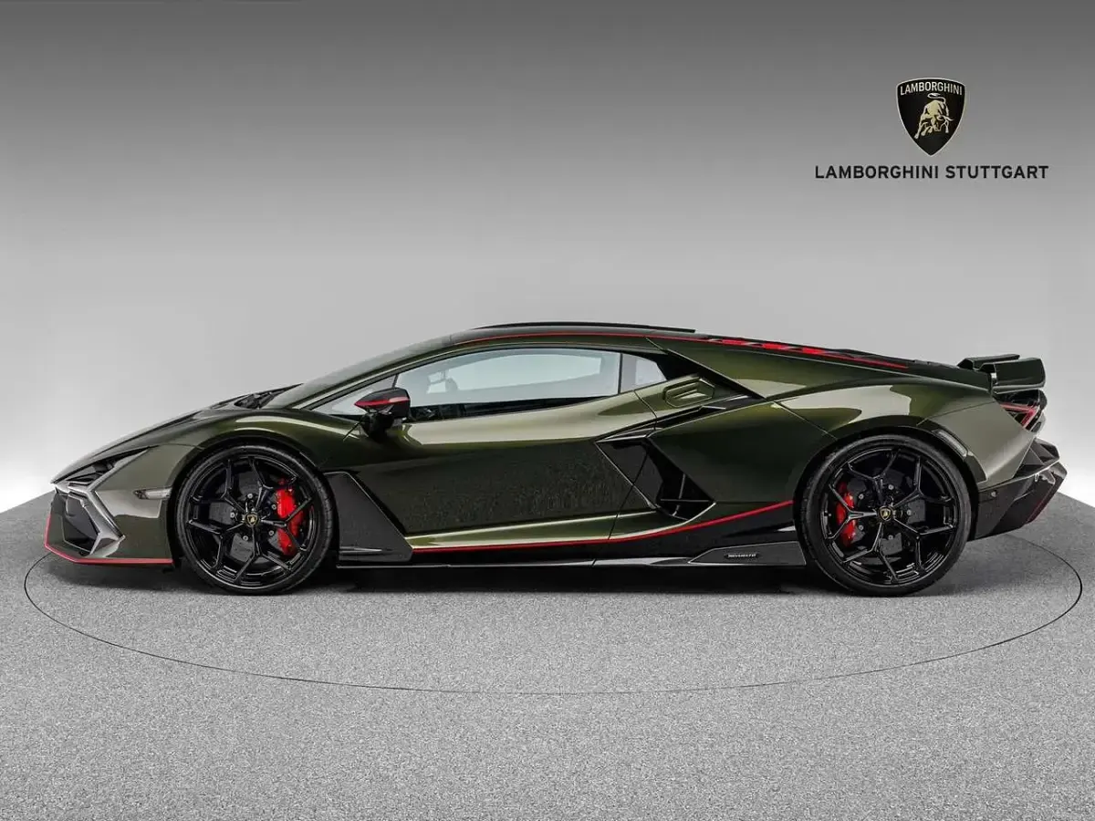 Gebraucht Lamborghini Revuelto 1016 PS (747 kW) 2025 Verde telefo Coupé