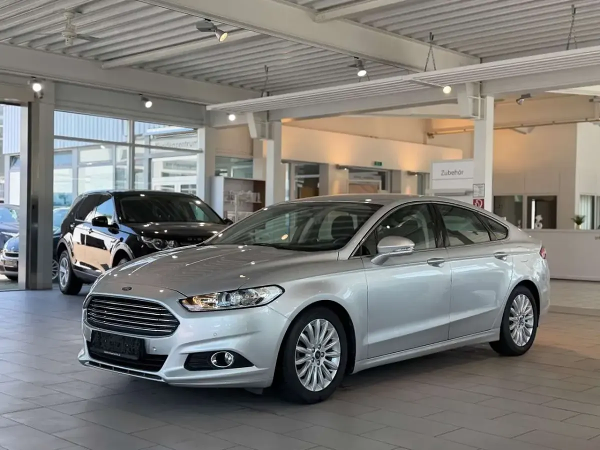 Gebraucht Ford Mondeo Titanium 116 PS (85 kW) 2014 Silber Limousine