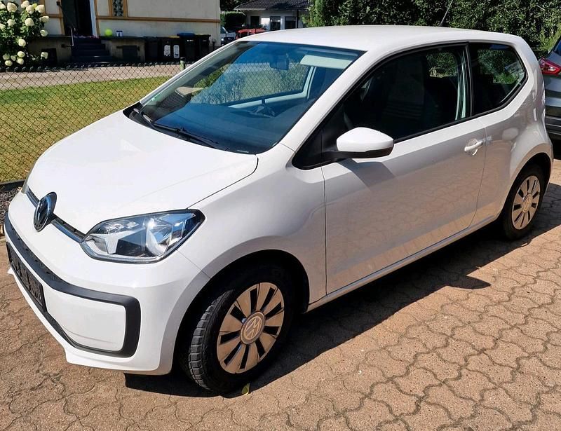 Weiß Gebraucht 2017 VW up! high up! Kleinwagen | 6.590 € (Guter Preis) - Bild 1/4