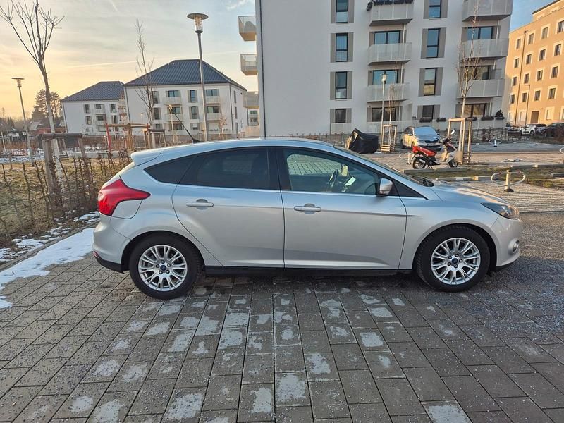 Gebraucht Ford Focus 116 PS (85 kW) 2014 Grau Limousine