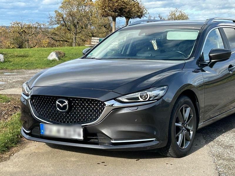 Grau Gebraucht 2021 Mazda 6 Ad'Vantage Kombi | 21.400 € (Fairer Preis) - Bild 1/4