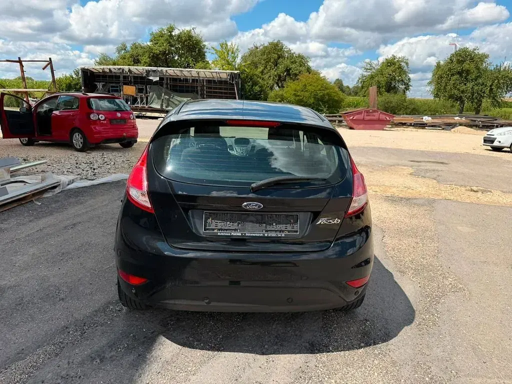 Gebraucht Ford Fiesta Celebration 80 PS (58 kW) 2017 Schwarz Kleinwagen