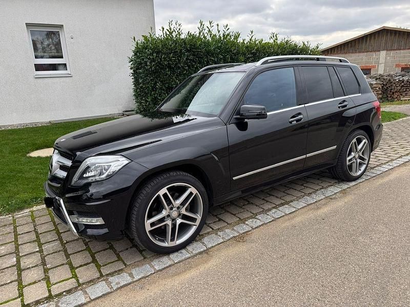 Schwarz Gebraucht 2014 Mercedes GLK350 AMG SUV | 22.999 € (Fairer Preis) - Bild 1/4