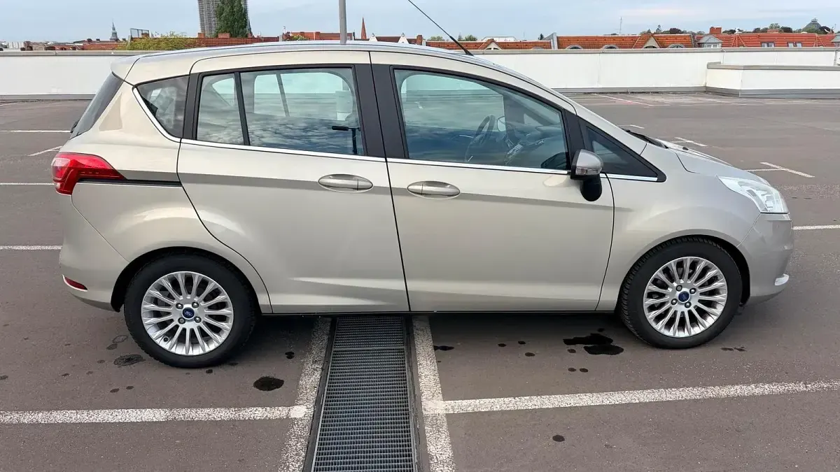 Gebraucht Ford B-MAX 89 PS (65 kW) 2012 Braun Van / Kleinbus