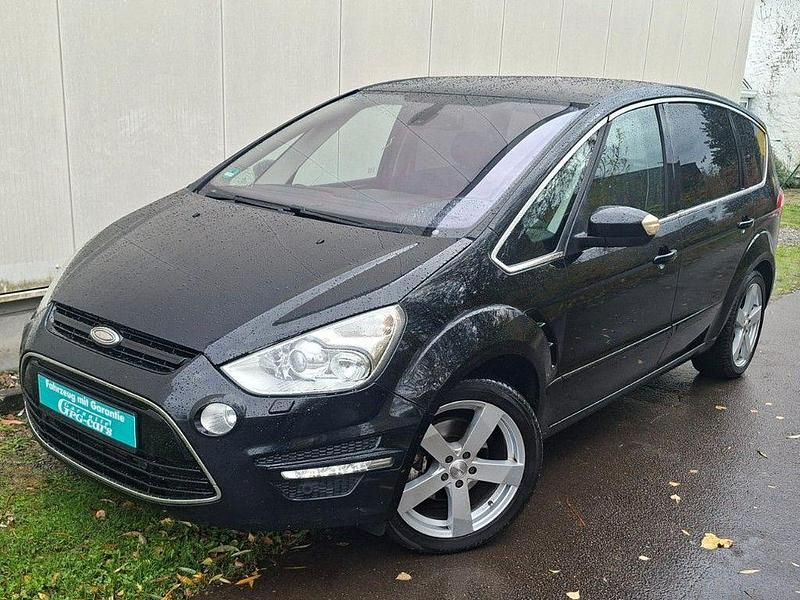 Schwarz Gebraucht 2011 Ford S-MAX Titanium Van / Kleinbus | 6.199 € (Etwas zu teuer) - Bild 1/4