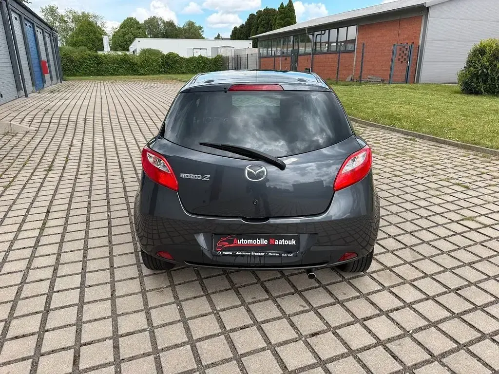 Używany Mazda 2 Kenko 84 KM (61 kW) 2013 Szary Hatchback