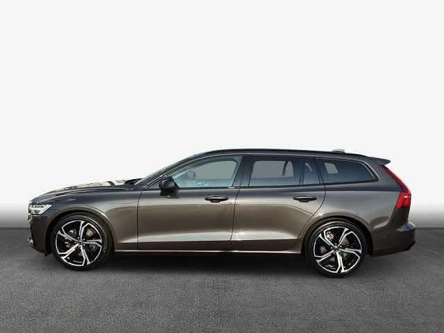 Gebraucht Volvo V60 145 PS (106 kW) 2025 Kombi