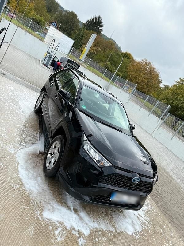 Schwarz Gebraucht 2021 Toyota RAV4 Hybrid SUV | 24.650 € (Superpreis) - Bild 1/4