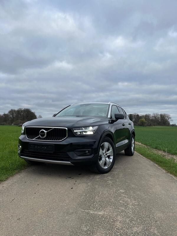 Schwarz Gebraucht 2018 Volvo XC40 SUV | 19.495 € (Superpreis) - Bild 1/4