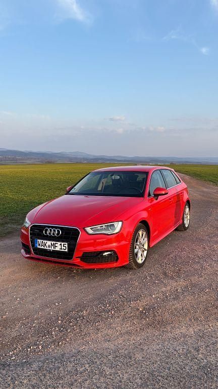 Gebraucht Audi A3 Sport 179 PS (131 kW) 2015 Rot Limousine
