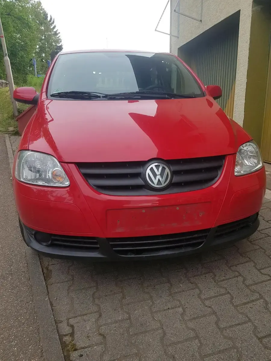Używany VW Fox 54 KM (39 kW) 2007 Czerwony Hatchback
