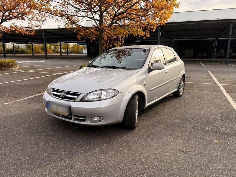 Silber Gebraucht 2004 Chevrolet Lacetti CDX Limousine | 2.500 € (Fairer Preis) - Bild 1/4