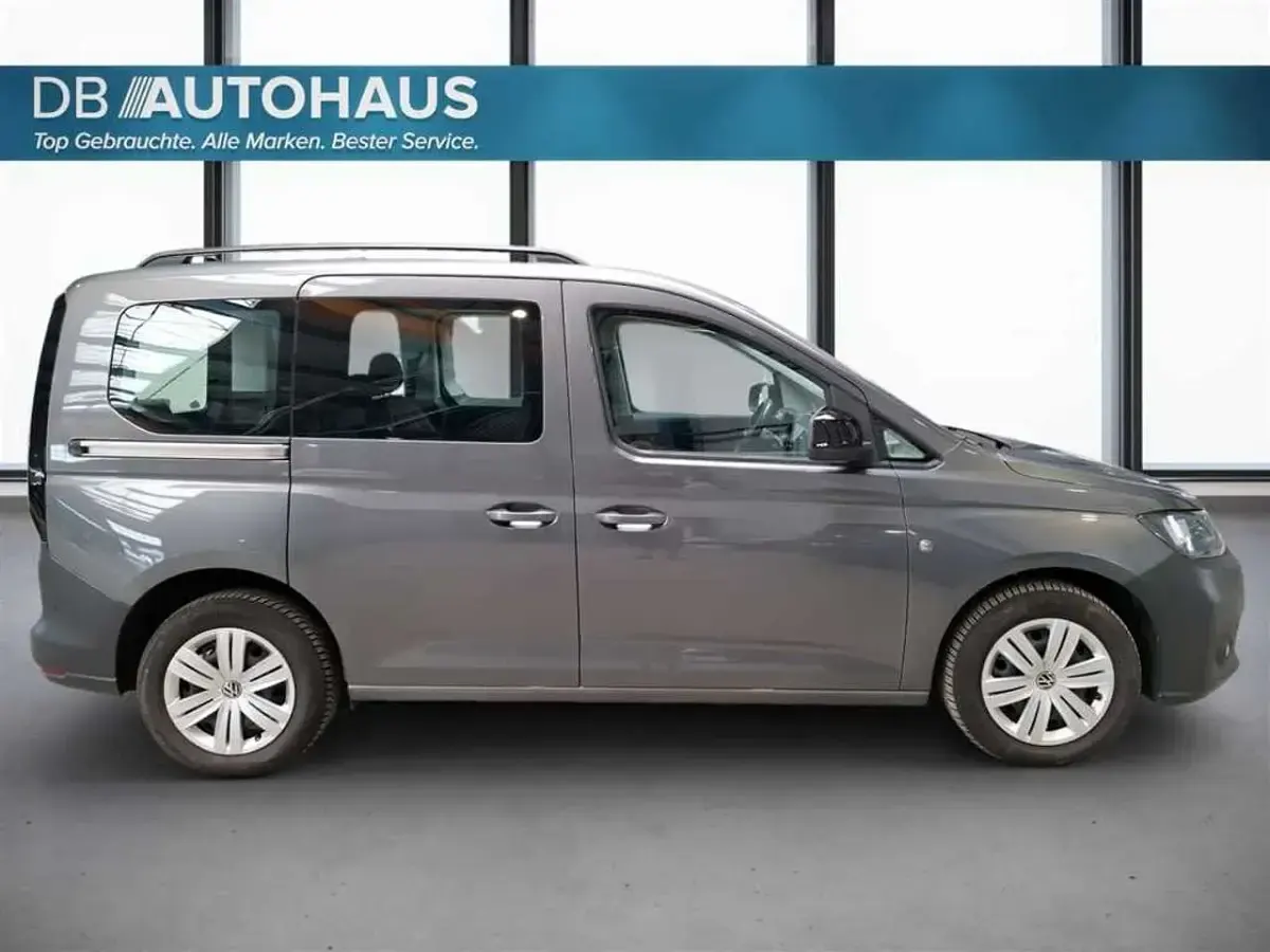 Gebraucht VW Caddy 102 PS (75 kW) 2023 Grau Van / Kleinbus