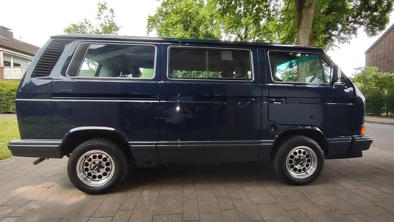 Usado VW Multivan 112 HP (82 kW) 1988 Azul Monovolume