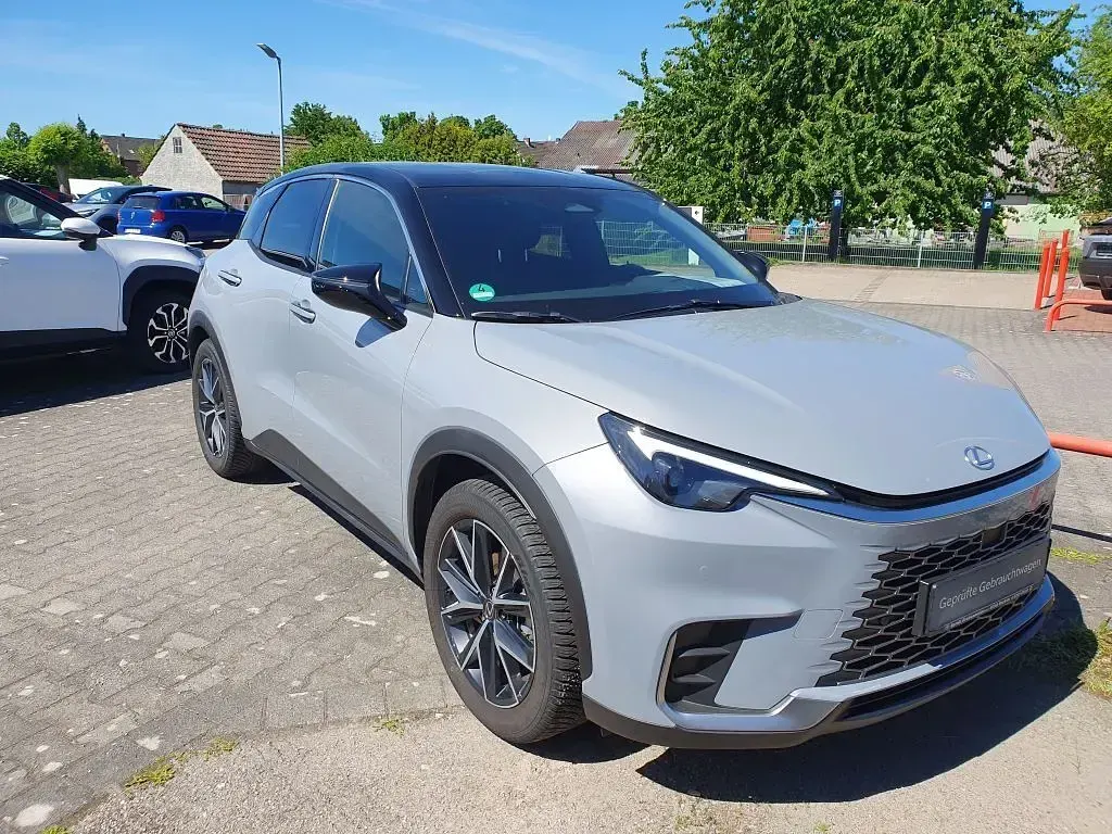 Gebraucht Lexus LBX 136 PS (100 kW) 2025 Grau SUV