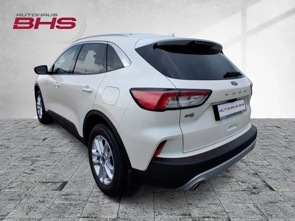 Gebraucht Ford Kuga Titanium 150 PS (110 kW) 2021 Weiß SUV