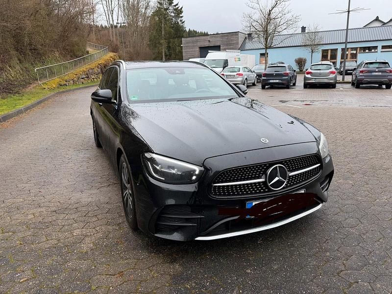 Gebraucht Mercedes E220 AMG 200 PS (147 kW) 2022 Schwarz Kombi