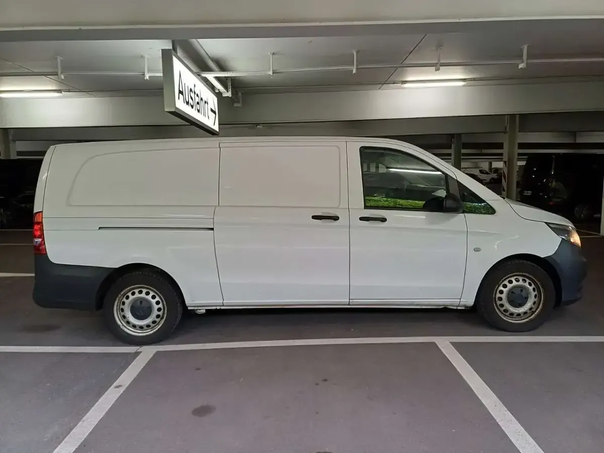 Gebraucht Mercedes Vito 163 PS (119 kW) 2020 Arktikweiss Van