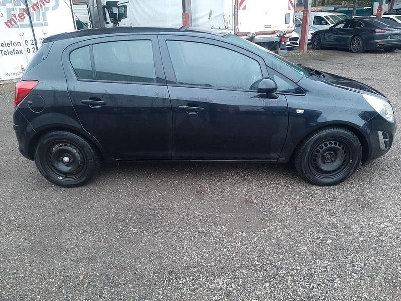 Gebraucht Opel Corsa Cosmo 80 PS (58 kW) 2012 Schwarz Kleinwagen