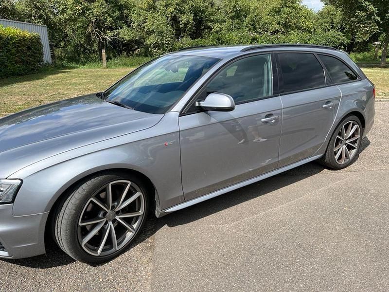 Grau Gebraucht 2014 Audi A4 S-Line Kombi | 12.500 € (Guter Preis) - Bild 1/4