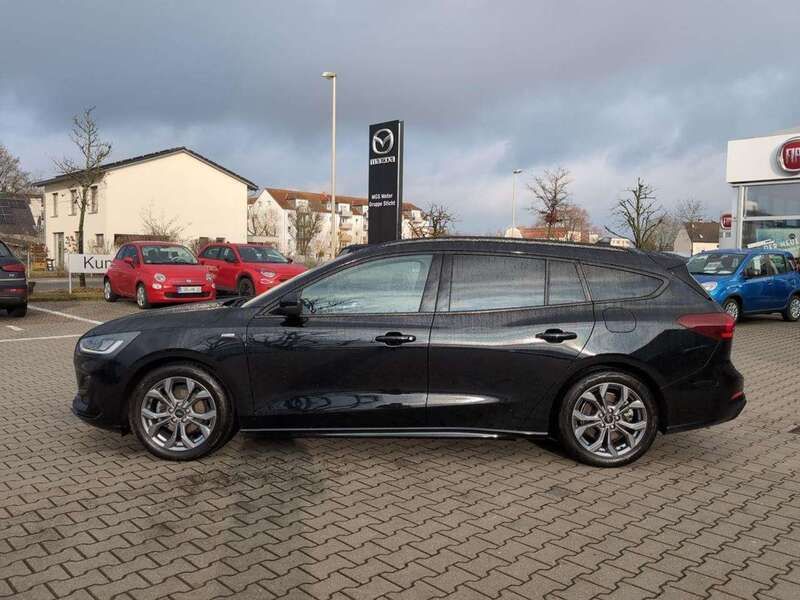 Gebraucht Ford Focus ST-Line 125 PS (91 kW) 2023 Agate black metallic Kombi