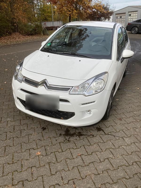 Weiß Gebraucht 2016 Citroën C3 PureTech Kleinwagen | 5.500 € (Fairer Preis) - Bild 1/4