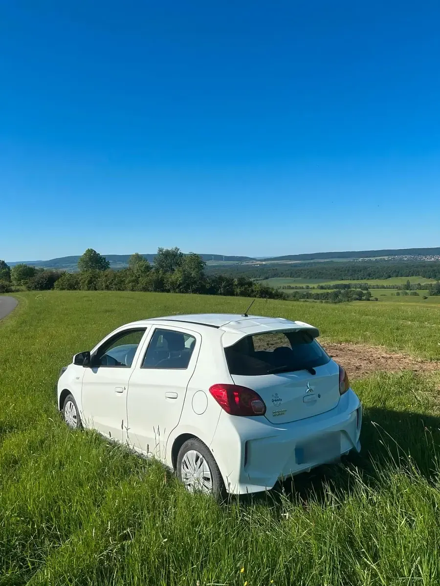 Gebraucht Mitsubishi Space Star 69 PS (50 kW) 2020 Weiß Kleinwagen