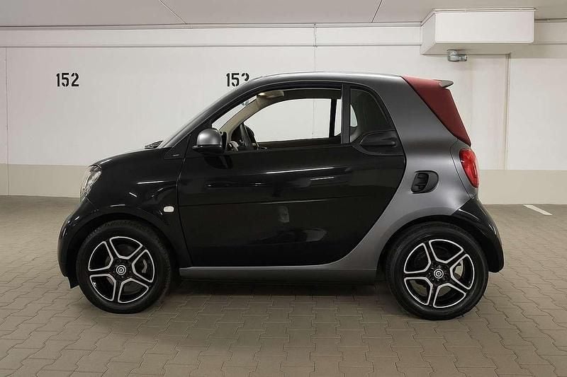 Grau Gebraucht 2017 Smart ForTwo Cabrio Cabrio | 9.999 € (Guter Preis) - Bild 1/4