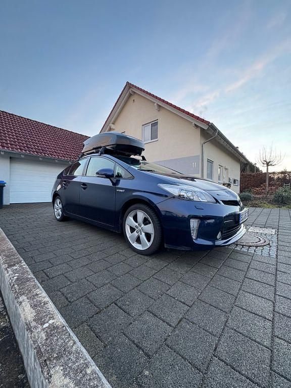 Gebraucht Toyota Prius Executive 136 PS (100 kW) 2012 Blau Limousine