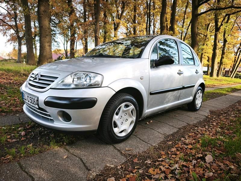 Silber Gebraucht 2002 Citroën C3 Kleinwagen | 1.350 € (Fairer Preis) - Bild 1/4
