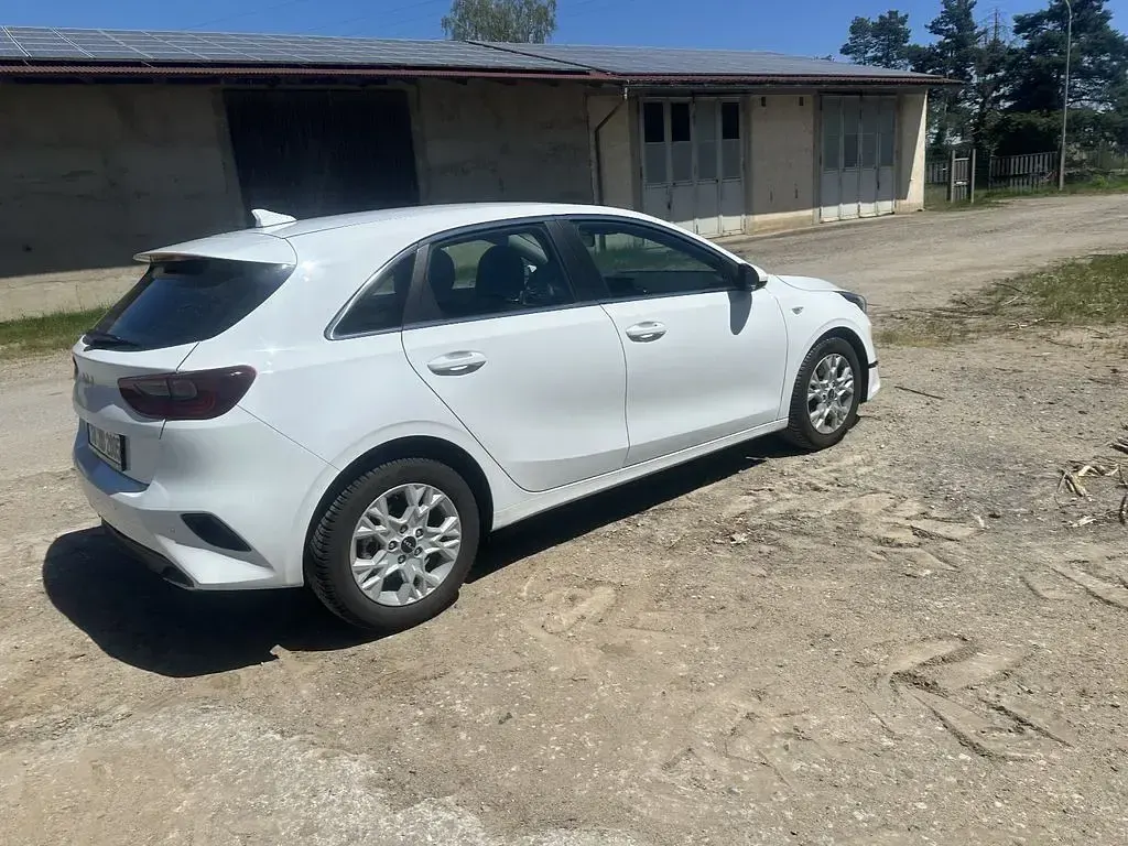 Gebraucht Kia Ceed Vision 140 PS (102 kW) 2024 Weiß Kleinwagen