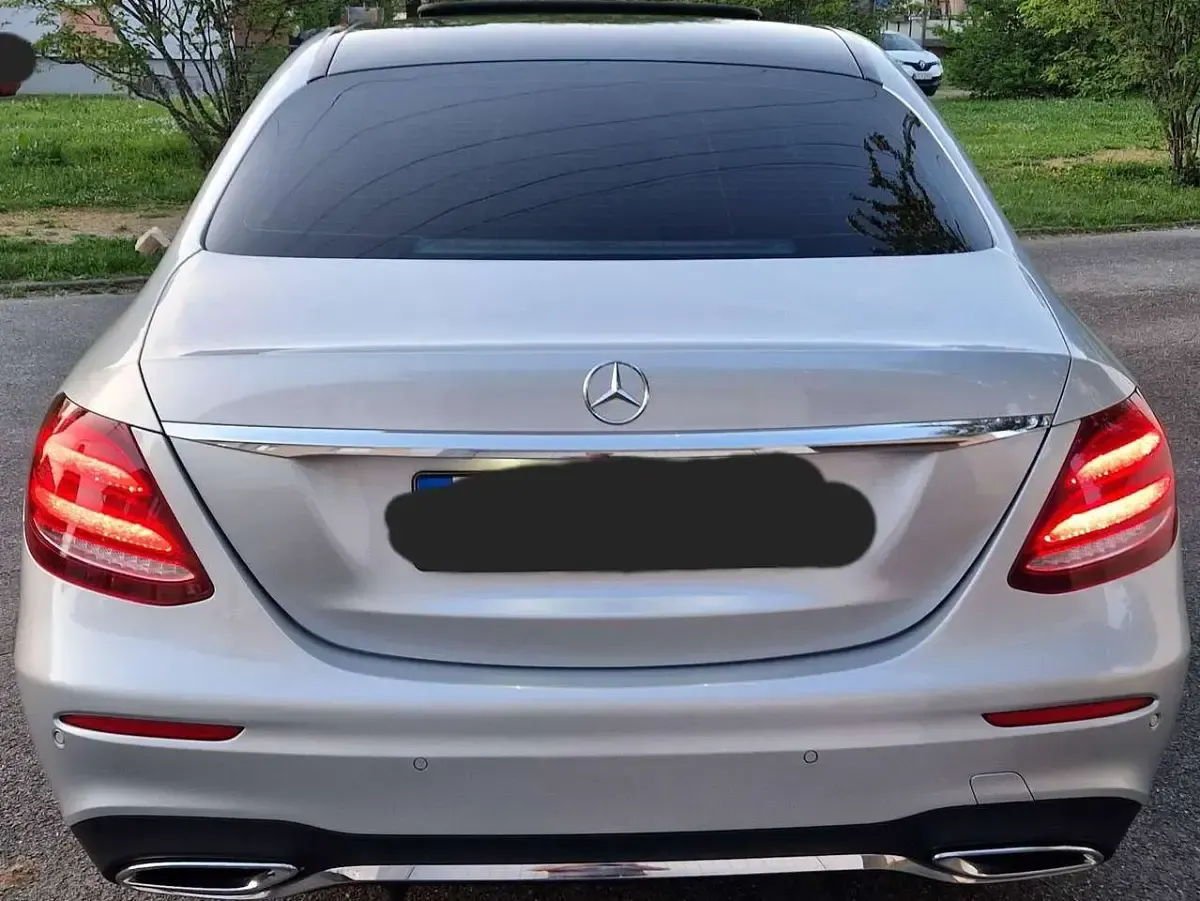 Gebraucht Mercedes E220 AMG 194 PS (142 kW) 2018 Silber Limousine