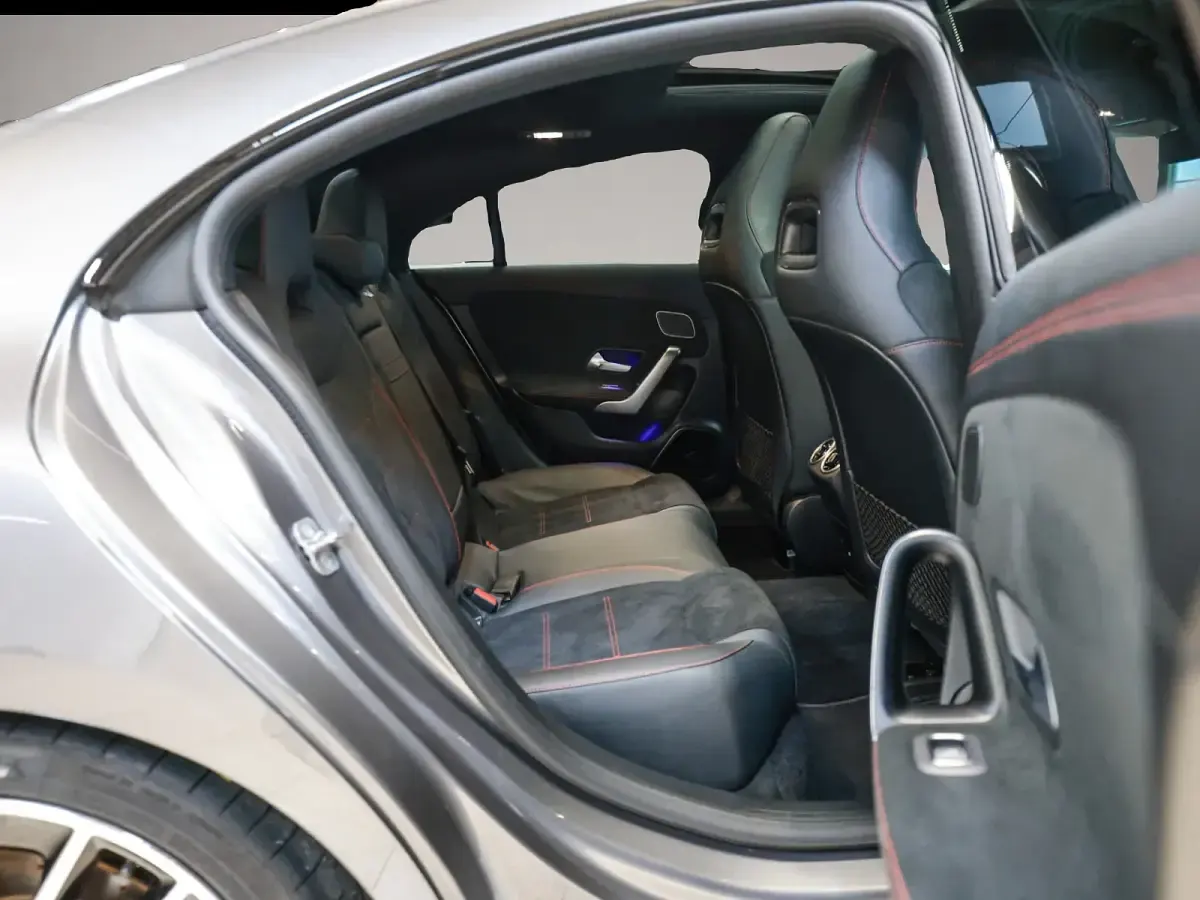 Gebraucht Mercedes CLA35 AMG AMG 306 PS (225 kW) 2024 Grau Coupé
