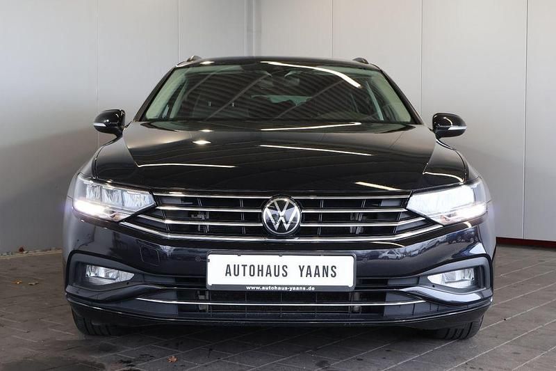 Gebraucht VW Passat Business 150 PS (110 kW) 2022 Schwarz Kombi