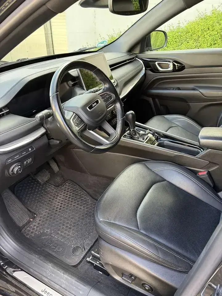 Second-hand Jeep Compass 181 CP (133 kW) 2021 Negru SUV