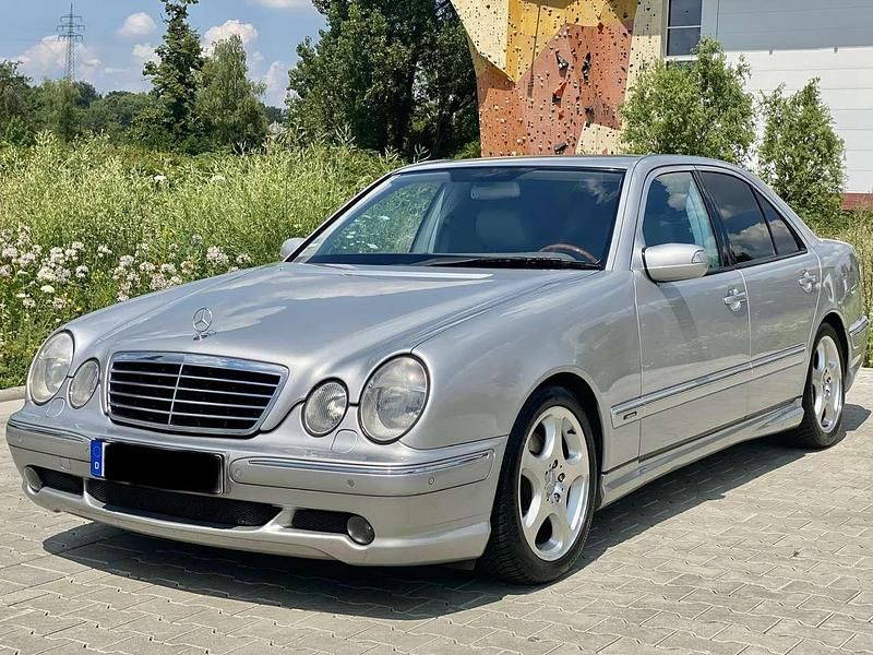 Gebraucht Mercedes E320 Avantgarde 224 PS (164 kW) 2000 Silber Limousine