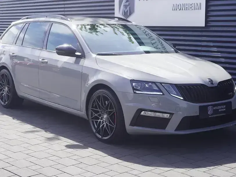 Gebraucht Skoda Octavia RS 245 PS (180 kW) 2020 Sonderlackierung steelgrau Kombi