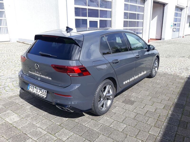 Gebraucht VW Golf VIII R-line 150 PS (110 kW) 2022 Uranograu Limousine
