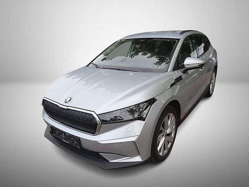 Silver metallic Gebraucht 2021 Skoda Enyaq iV SUV | 23.249 € (Fairer Preis) - Bild 1/3